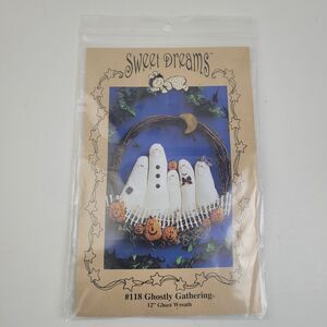 Sweet Dreams 'Ghostly Gathering' 12" Ghost Wreath Pattern #118  UNCUT